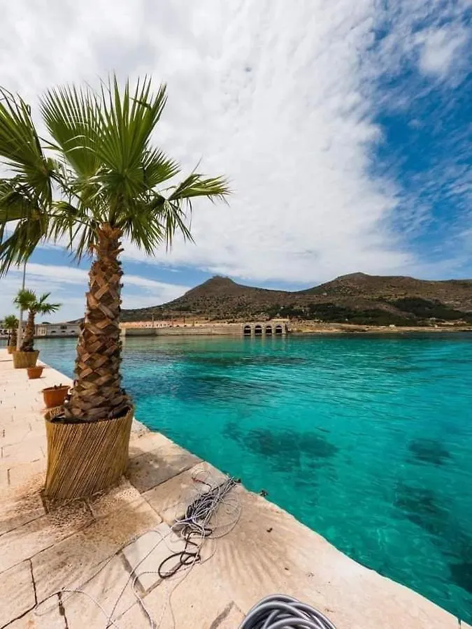 A Due Passi Dal Mare Lejlighed Favignana 0*,  Italien